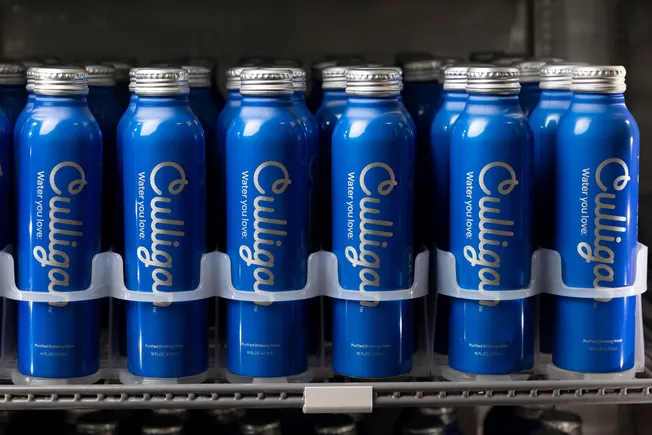 Largest US arena aims to take aluminum water bottles mainstream