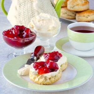 Clotted-Cream-on-Proper-English-Scones-1