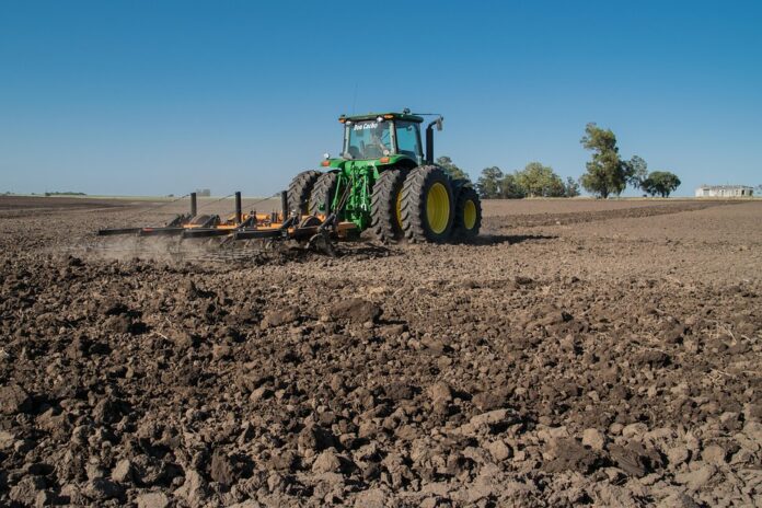 Comparison of traditional and modern cultivation tools for farmers