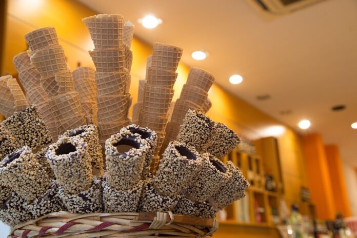 Continuous and batch freezers for ice cream and gelato production