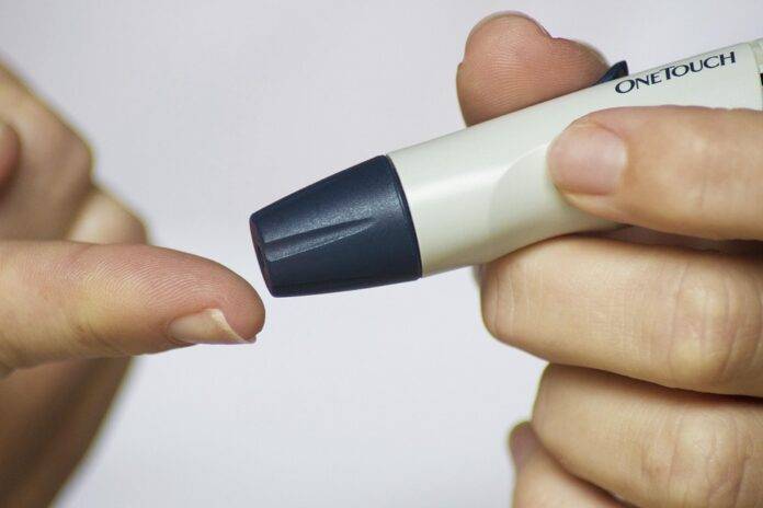 Diabetic health trends influence glucose perception and reformulation
