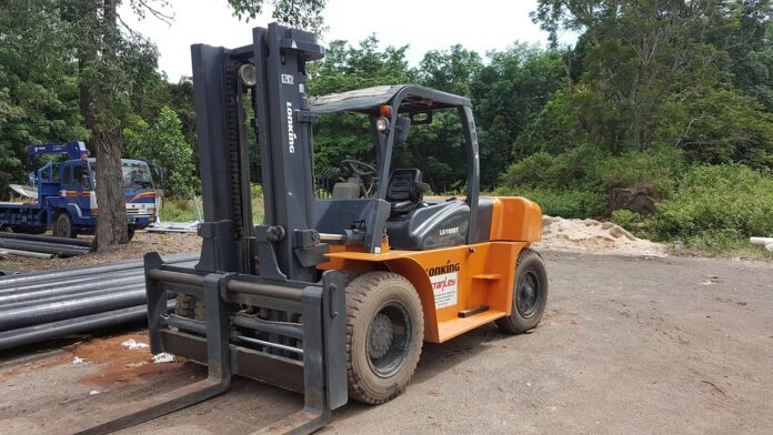 Forklift solutions for warehouse and food distribution efficiency