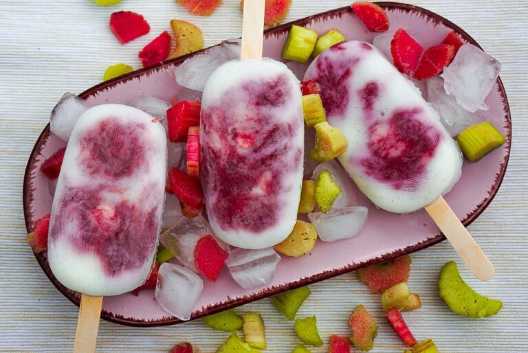 Frozen Yogurt in Foodservice From Self Serve Chains to Restaurant Menus Frozen Yogurt in Foodservice From Self Serve Chains to Restaurant Menus