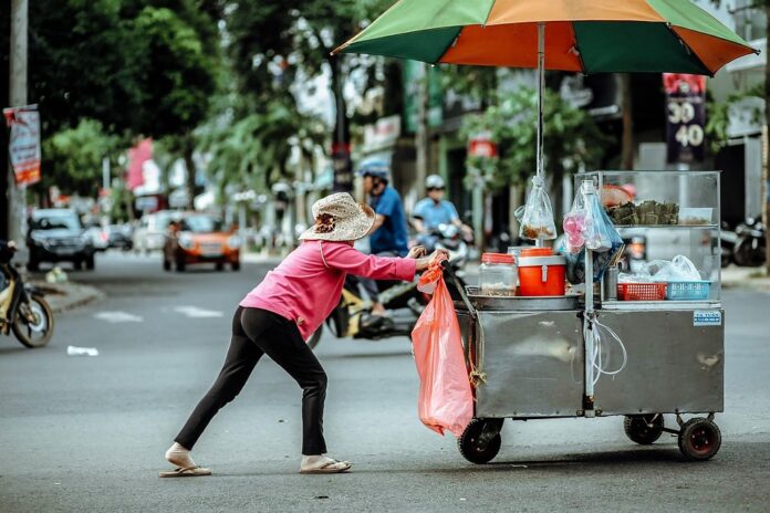 Health and Wellness Trends: How Street Vendors Are Meeting Consumer Demands