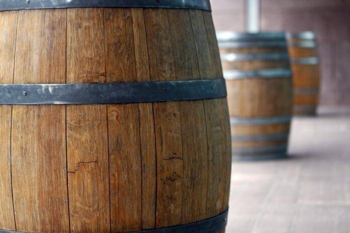 How Tuscany’s rolling hills and clay soils shape wine structure and depth