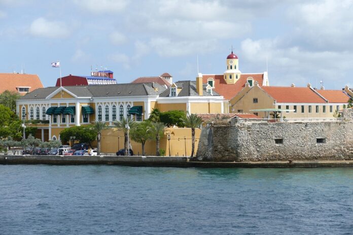 How curaçao adds depth to tiki drinks and island themed menus