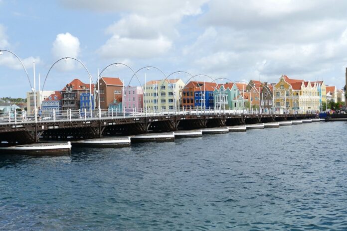 How curaçao is positioned as both a novelty and quality liqueur