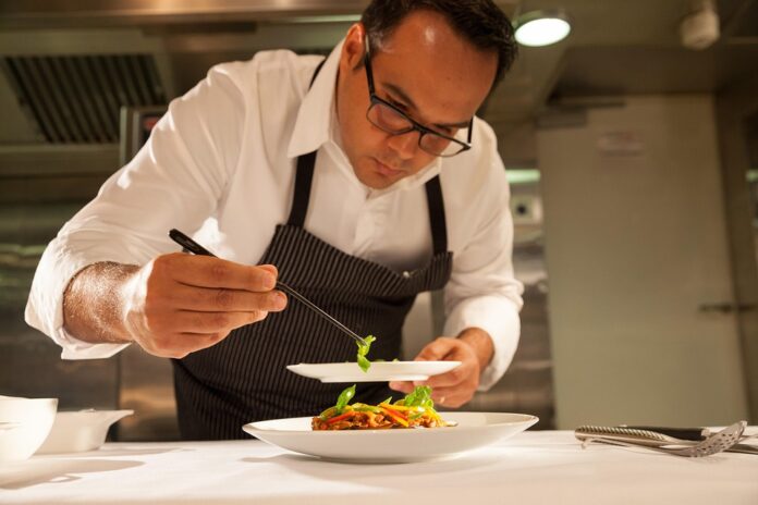 Impact of Culinary Trends on Fine Dining: Adapting to Evolving Tastes