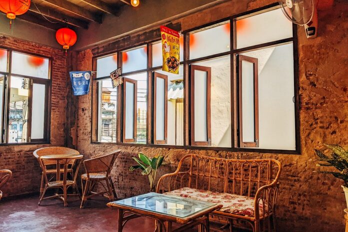 Impact of Regional Chinese Cuisines on Restaurants: Adapting to Diverse Tastes