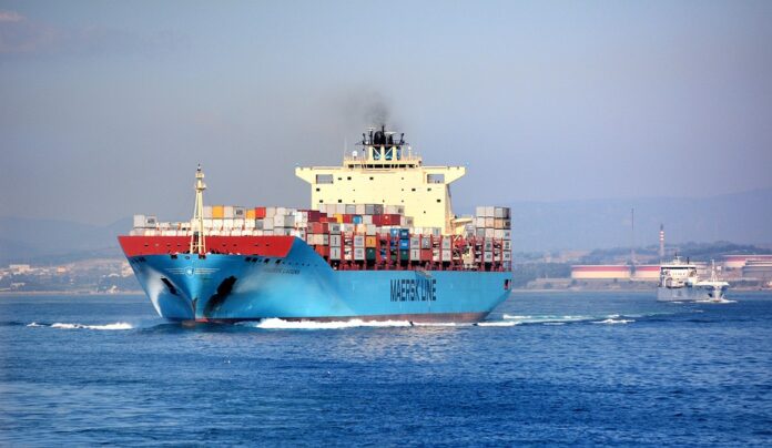 International trade data integration with food traceability systems