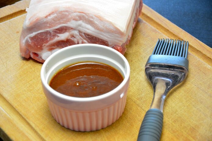 Key Ingredients in Barbecue Sauce Production The Role of Tomatoes Vinegar and Sweeteners