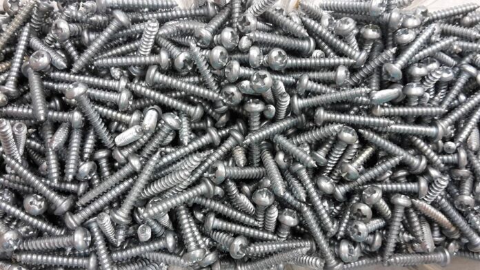 Large capacity spiral cutters for industrial vegetable processing