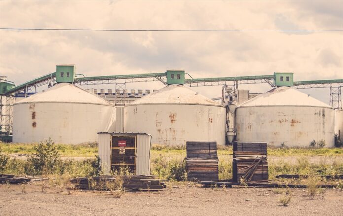 Maintenance schedules and cleaning procedures for silos