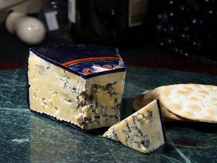 Pairing Blue Cheese with Wine Fruit and Nuts for Retail Appeal