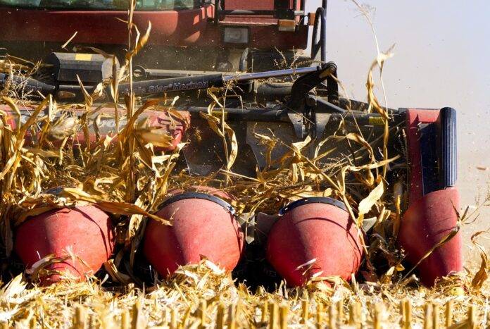 Regional adoption trends of combine harvesters across continents