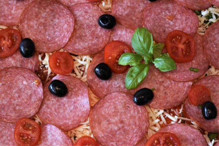 Salami in Foodservice Pizza Toppings and Appetizers
