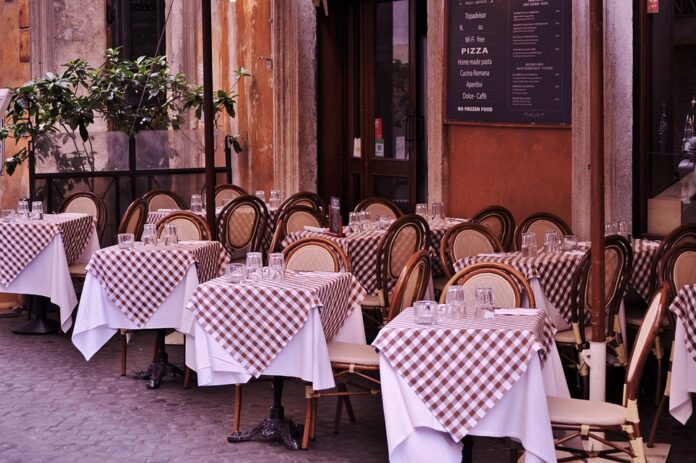 Strategies for Bistros to Compete with Other Casual Dining Formats