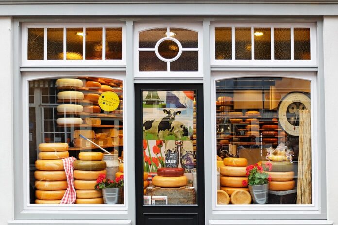 Sustainability practices in cheese retail sourcing reducing environmental footprints