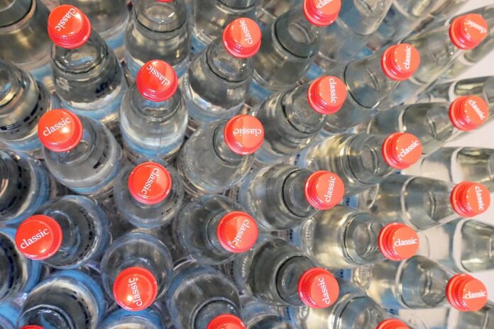 The challenge of maintaining seal integrity under pressure in fizzy drinks