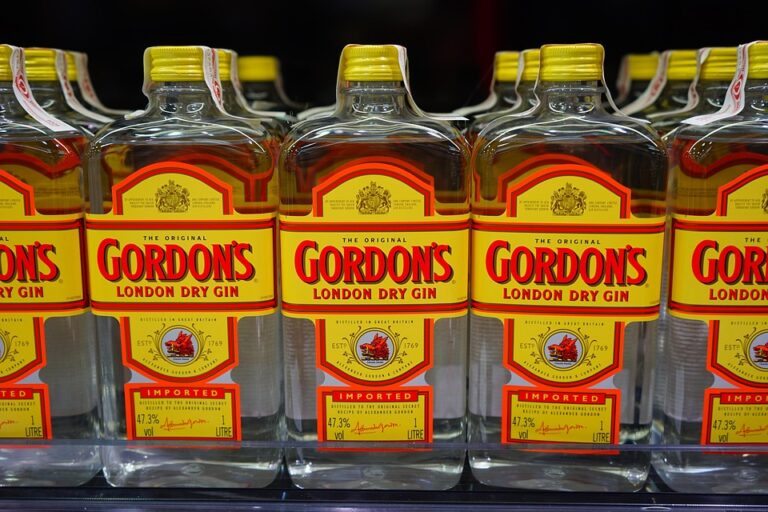 The difference between London Dry and other modern gin types The difference between London Dry and other modern gin types