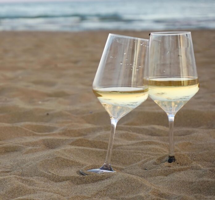 Why Chardonnay and Sauvignon Blanc lead white wine global sales