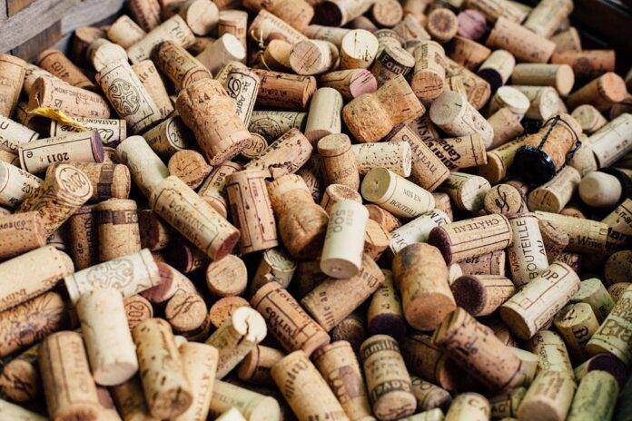 Why Vinho Verde pairs perfectly with seafood salads and summer meals
