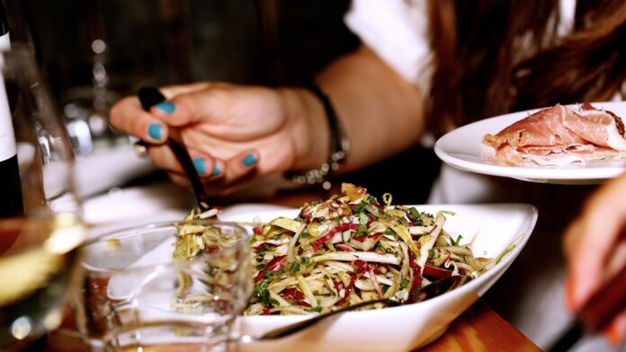 ​
Addressing Labor Shortages in the Restaurant Industry: Solutions and Strategies