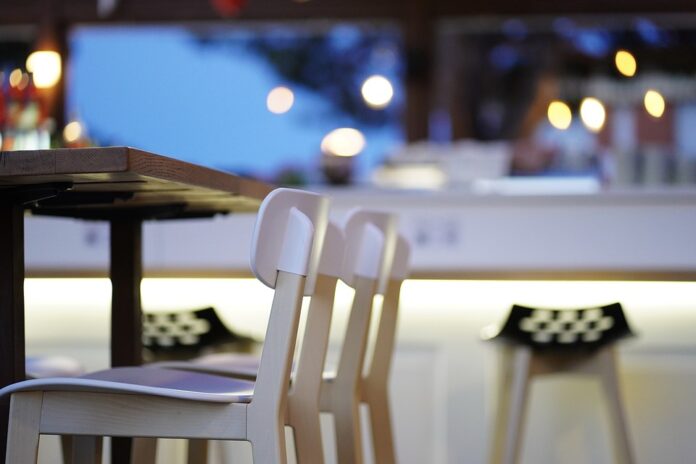 ​
Global Supply Chain Dynamics: Ensuring Product Availability in Cafeterias