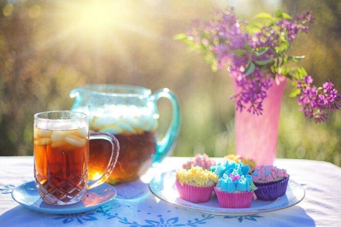 How sweetened and unsweetened teas target different health preferences