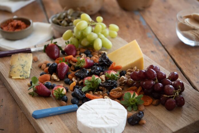 Top 10 analogue cheese producing countries in the world in 2025