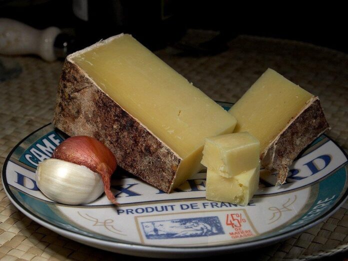 Top 10 cheddar cheese import companies in the United Kingdom
