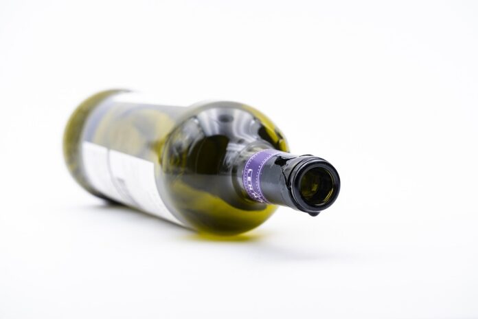 Top 10 contract bottling companies for traditional method wine