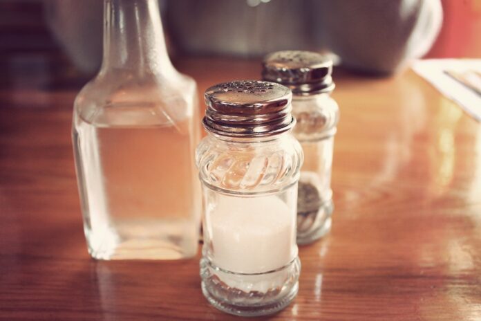 Top 10 countries exporting the most vinegar across all types