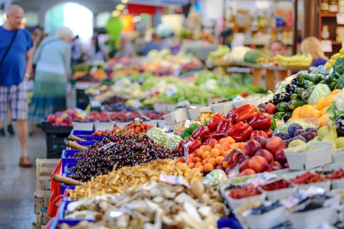 Top 10 grocery store brands in Netherlands by market share
