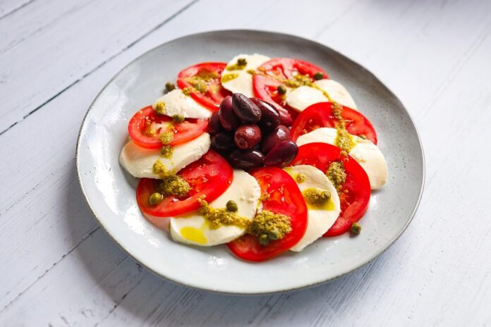 Top 10 mozzarella cheese importing countries in the world in 2025