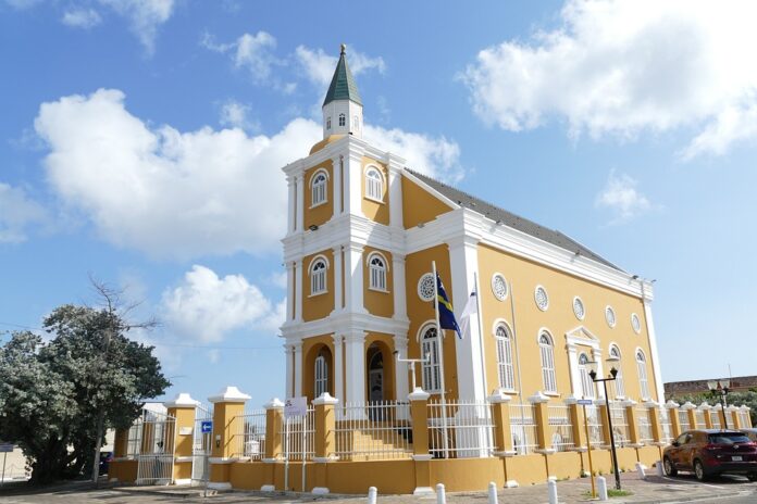 Top 10 private label curaçao producers globally
