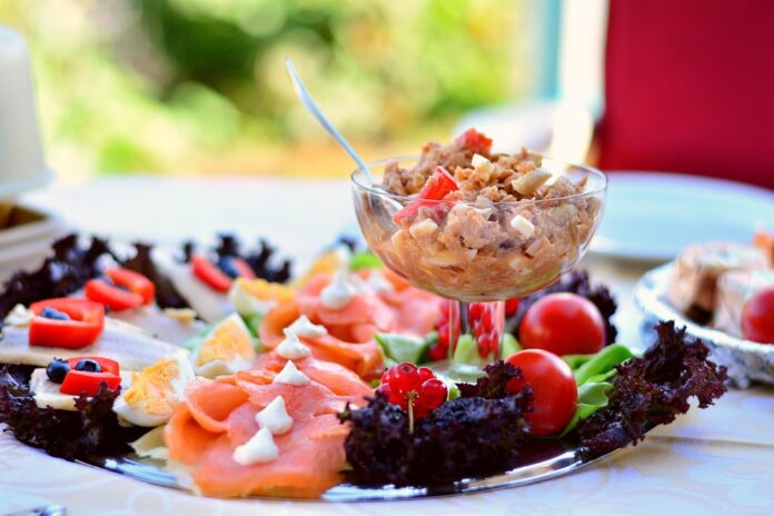 Top 10 tuna import companies in Canada