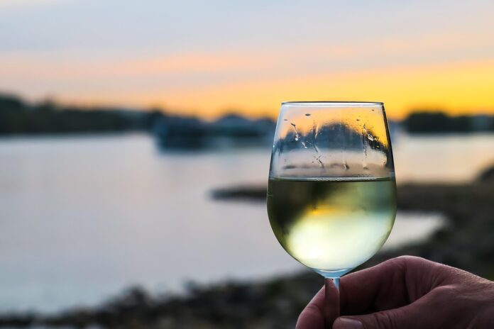 Top 10 white wine brands imported in Asia